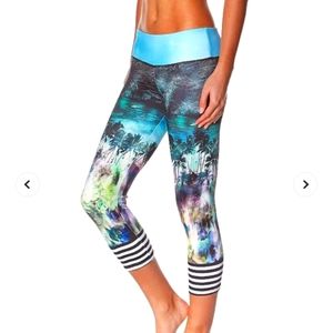 Onzie Rainbow Palm Tree Crop Leggings S/M